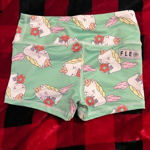 Small fleo workout shorts